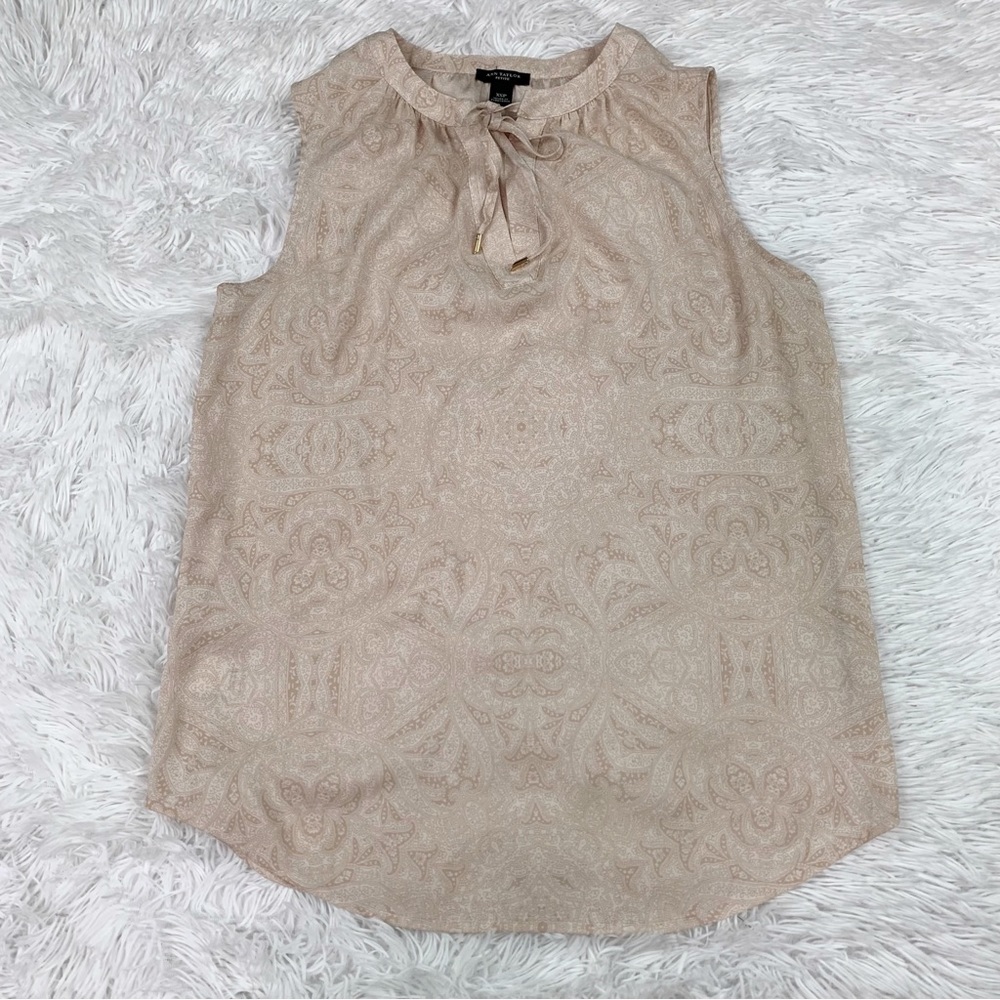 Ann Taylor petite sleeveless paisley print top‎ tie neck in beige